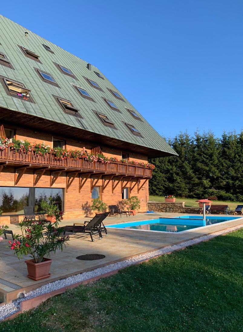Apartman Zaly Benecko Exterior foto
